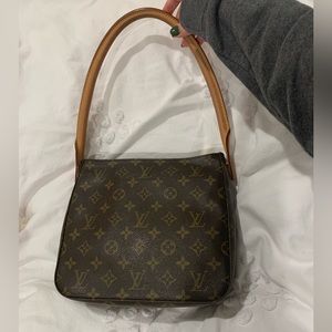 Vintage Authentic Louis Vuitton looping shoulder bag/purse